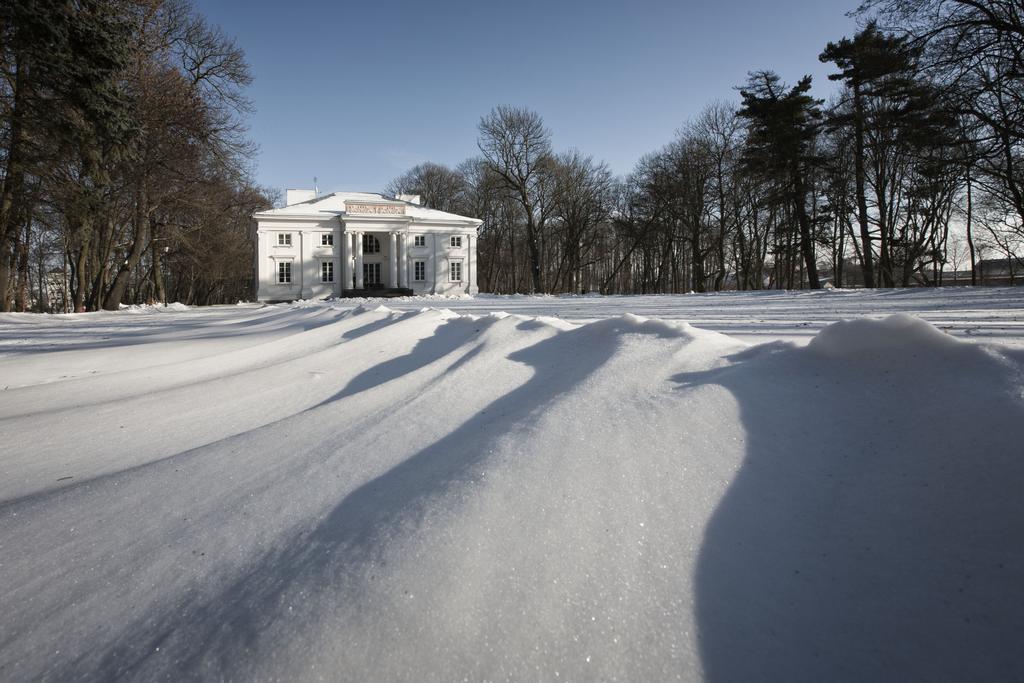 Palac Cielesnica Exteriér fotografie